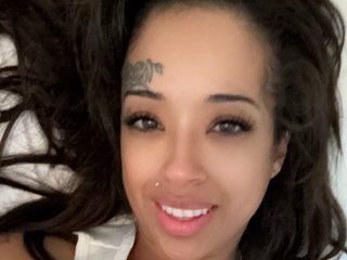 Chat vidéo érotique Mskinkykitty