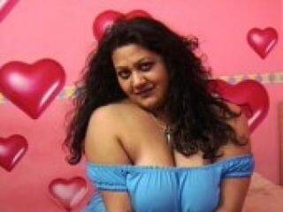 Chat vidéo érotique naara