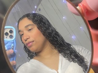 Chat vidéo érotique JADDE_LUXXY