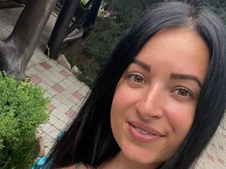 Chat vidéo érotique Adelinna