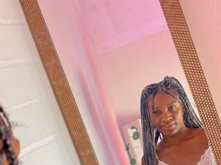 Chat vidéo érotique NahomiHix