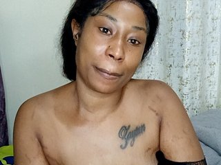 Chat vidéo érotique NaughtyOLIVIA