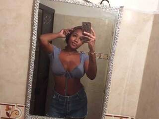 Chat vidéo érotique Naybrownie