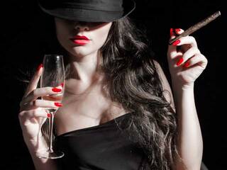 Chat vidéo érotique naked_taxi_dispatcher