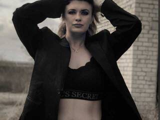 Chat vidéo érotique Oliolya