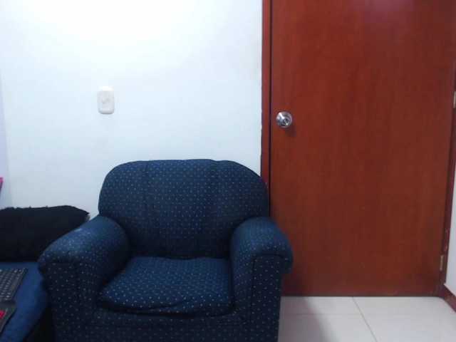 Captures d'écran de diffusion pamelaaniston