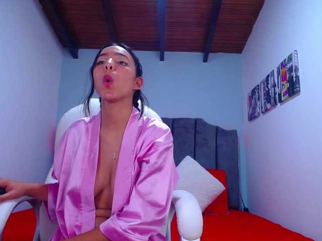 Captures d'écran de diffusion Paola-bigboobs