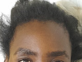 Chat vidéo érotique Petitetessy3