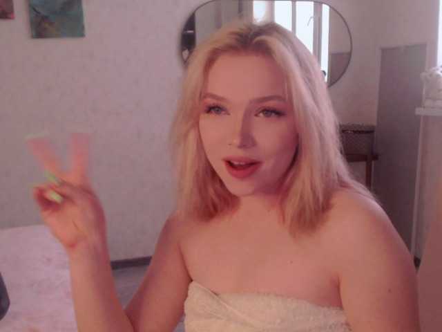 Photos PiperAmbroser Hi, how was your day, is very glad to see you in the room, I want to give you an unforgettable emotion, what do you like most?