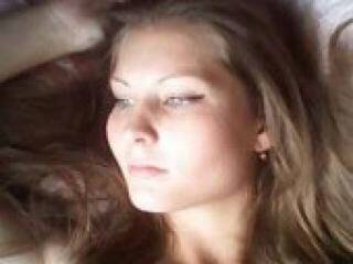 Chat vidéo érotique pitunya333