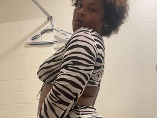 Chat vidéo érotique prettynthick12