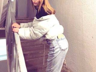 Chat vidéo érotique -PuppyYong-