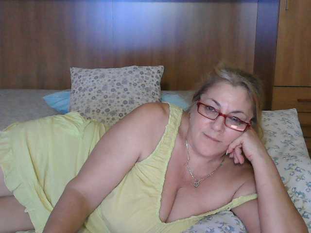 Photos Mary_sweet MATURE WOMAN(60 years-)#MILF#BIG TITS NATURAL#HAIRY PUSSY#SMOKER#Guys press on the heart from the right angle if you like me#C2C IN PRV,GROUP OR IN CHAT FOR 199TKS(5MIN)#PM20TKS