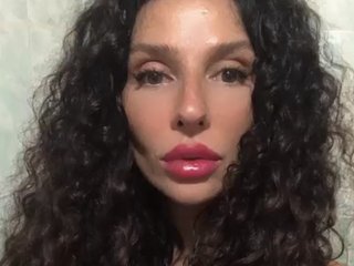 Chat vidéo érotique Queenilatan