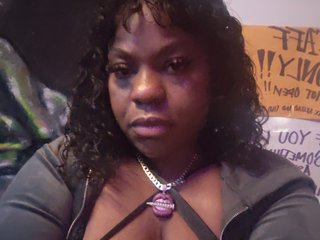 Chat vidéo érotique RaiNNTheDickWhisperer