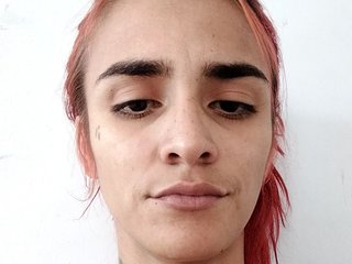 Chat vidéo érotique RavynRouge