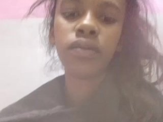 Chat vidéo érotique RayahHot