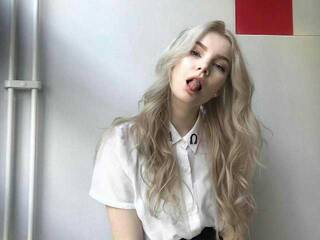 Chat vidéo érotique RinaRia