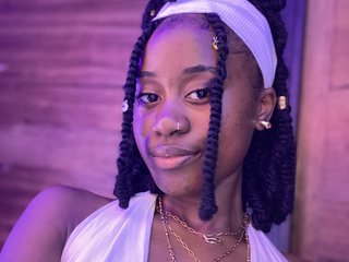 Chat vidéo érotique Rominah90