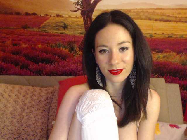 Photos Roselyn12 Hello to all ... welcome you ;-) ...70 tokens - Striptease , 150 tokens - Anal jewel , 200 tokens - big dildo in my pussy, 200 tokens - dildo in my ass