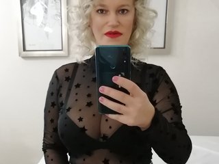 Chat vidéo érotique Roselyn25