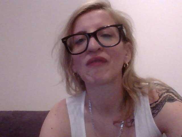 Captures d'écran de diffusion Rosymara