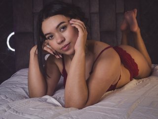 Chat vidéo érotique roxie-rouge