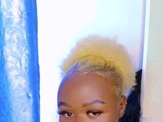 Chat vidéo érotique Roxylola23