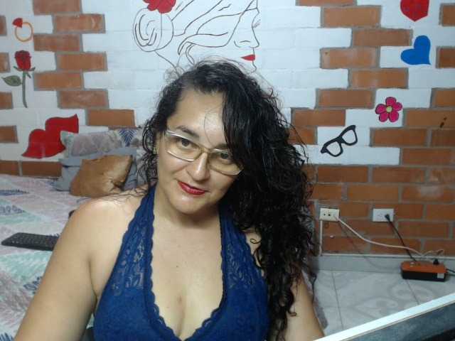Photos SaimaJayeb Sound during the PVT or tkns show here !!!! I love man flirtatious and very affectionate *** Make me vibrate and my Squirt is ready for you ***#lovense #squirt #mature #hairy #anal #pvt