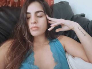 Chat vidéo érotique Saori11