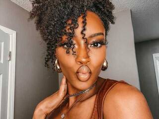 Chat vidéo érotique Sarah-Sweets