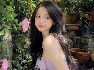 Chat vidéo érotique Sari94