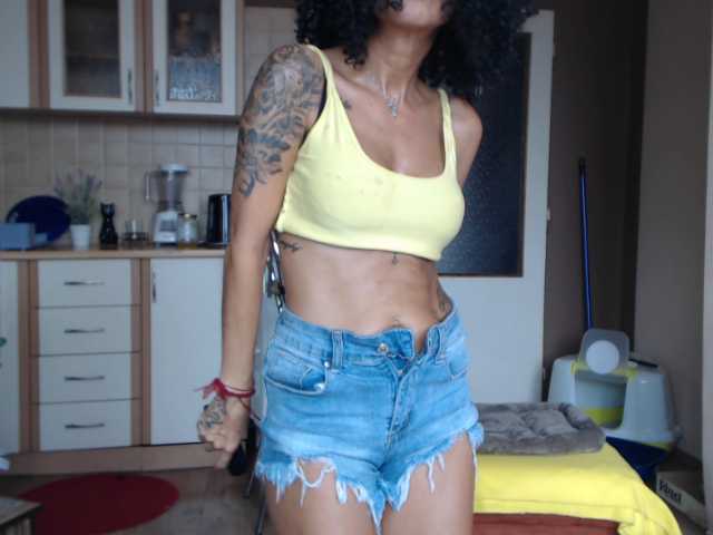 Captures d'écran de diffusion SexiBelle