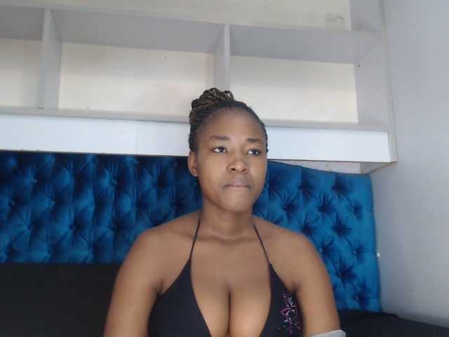 Photos SexyAmeena200 hello if you dont find me attractive dont bother staying in my room ,leave before i kick yourself out u guys piz like and follow me .you cant just come in my room and .piz help me pay my tution fee.