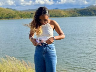 Chat vidéo érotique ShafirYoung