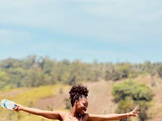 Chat vidéo érotique ShafirYoung