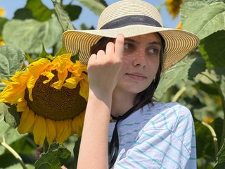 Chat vidéo érotique SharlottaChan