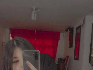 Chat vidéo érotique sharlotte-1