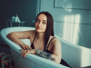 Chat vidéo érotique ShiroHeby