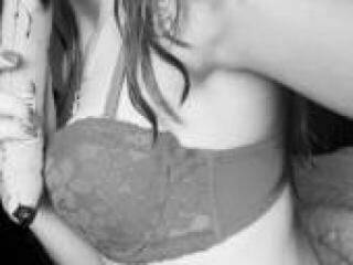 Chat vidéo érotique shybabe