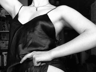 Chat vidéo érotique small-monstr