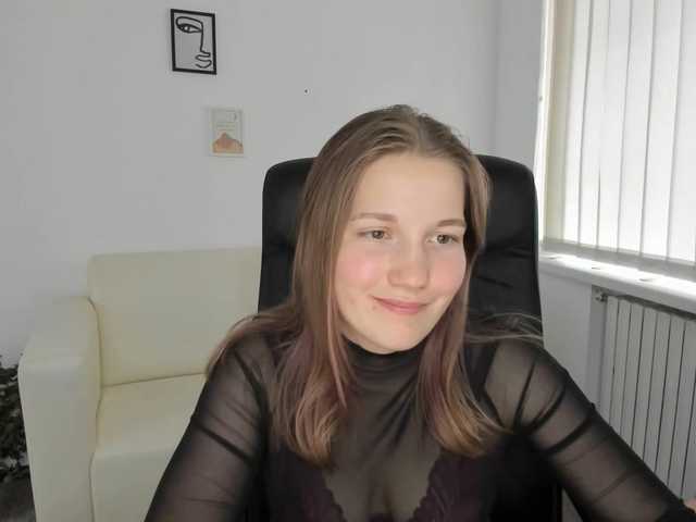 Photos Shinylola hello! i`m new one here! and I`m totally shy ♥ who wanna see my dance? or maybe strip in pvt? ehehe #new #teen #18