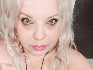 Chat vidéo érotique SonyaHotMilf