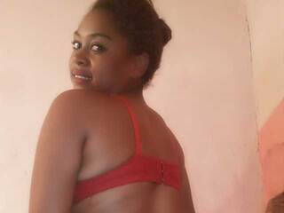 Chat vidéo érotique Squirty-Juice