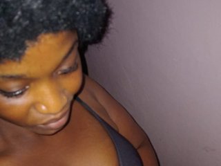 Chat vidéo érotique Squirty-Pussy