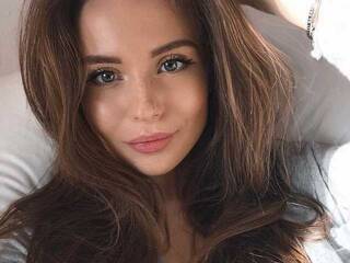 Chat vidéo érotique Stesnyashka0