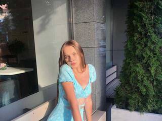 Chat vidéo érotique SugaaaaR