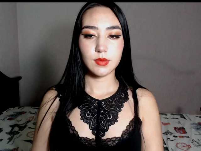 Photos SuziLyona Hello, my name is Suzi. It's my second week here and waiting to found new friends and get new experience. Let's improve this show together.I work dance teacher.i make charity stream i love animal and we can Help together all Money today i spent
