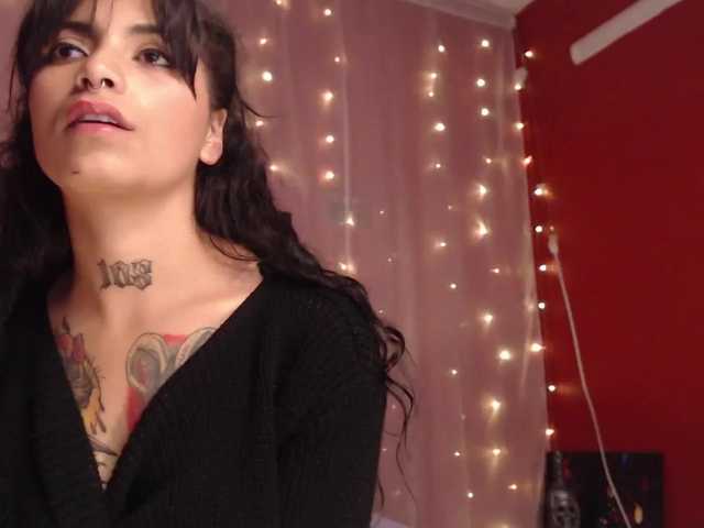 Photos terezza1 hey welcome to my room!!#latina#teen#tattos#pretty#sexy naked!!! finguer in pussy cum