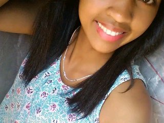 Chat vidéo érotique Maellah